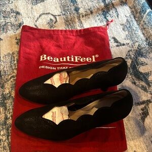 BeautiFeel Black Scalloped Heels